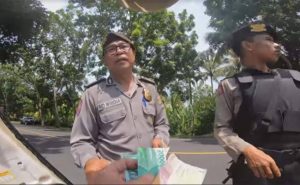2 Polisi Pungli Viral Kemarin Hanya Mendapatkan Sanksi Disiplin